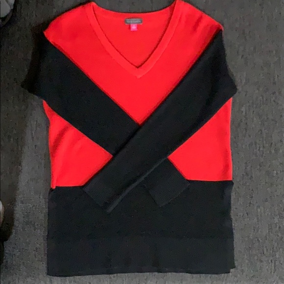 *SOLD* Vince Camuto V-Neck Sweater💙 - Picture 1 of 6